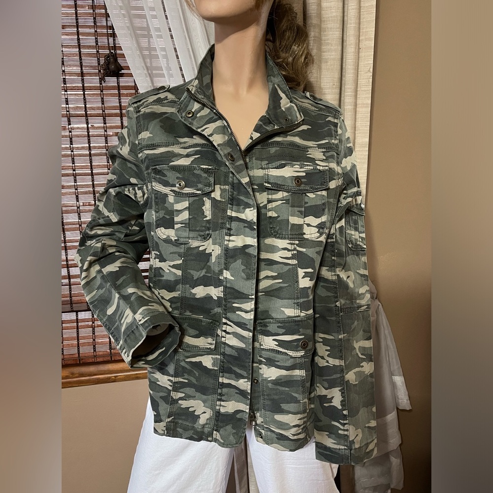Kensie jeans women’s camo jacket large